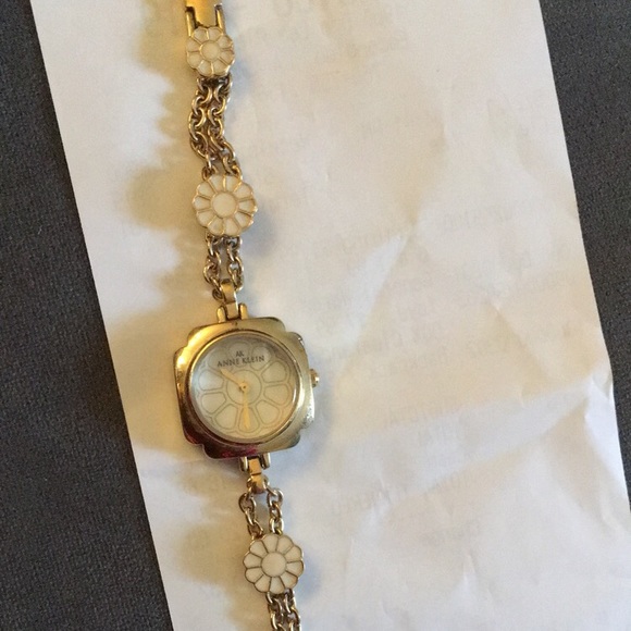 Watch - Picture 2 of 4